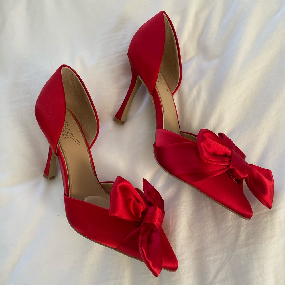Jewel Badgley Mischka Red Satin Bow Heels